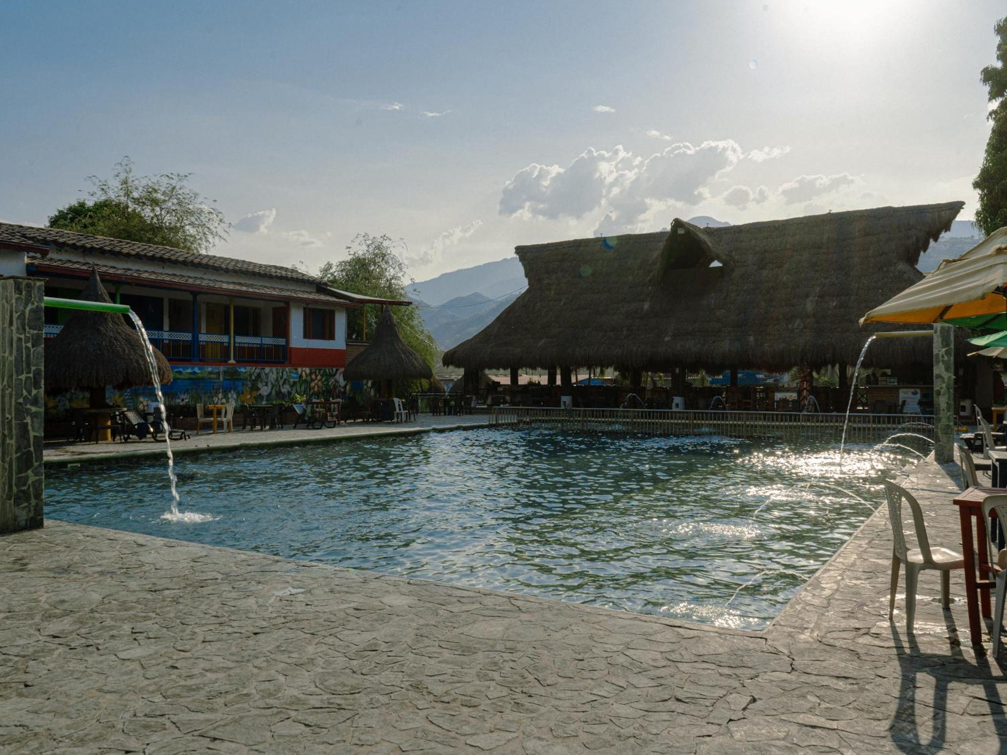 Hotel Acuarela Del Rio Santa Fe de Antioquia Exteriör bild