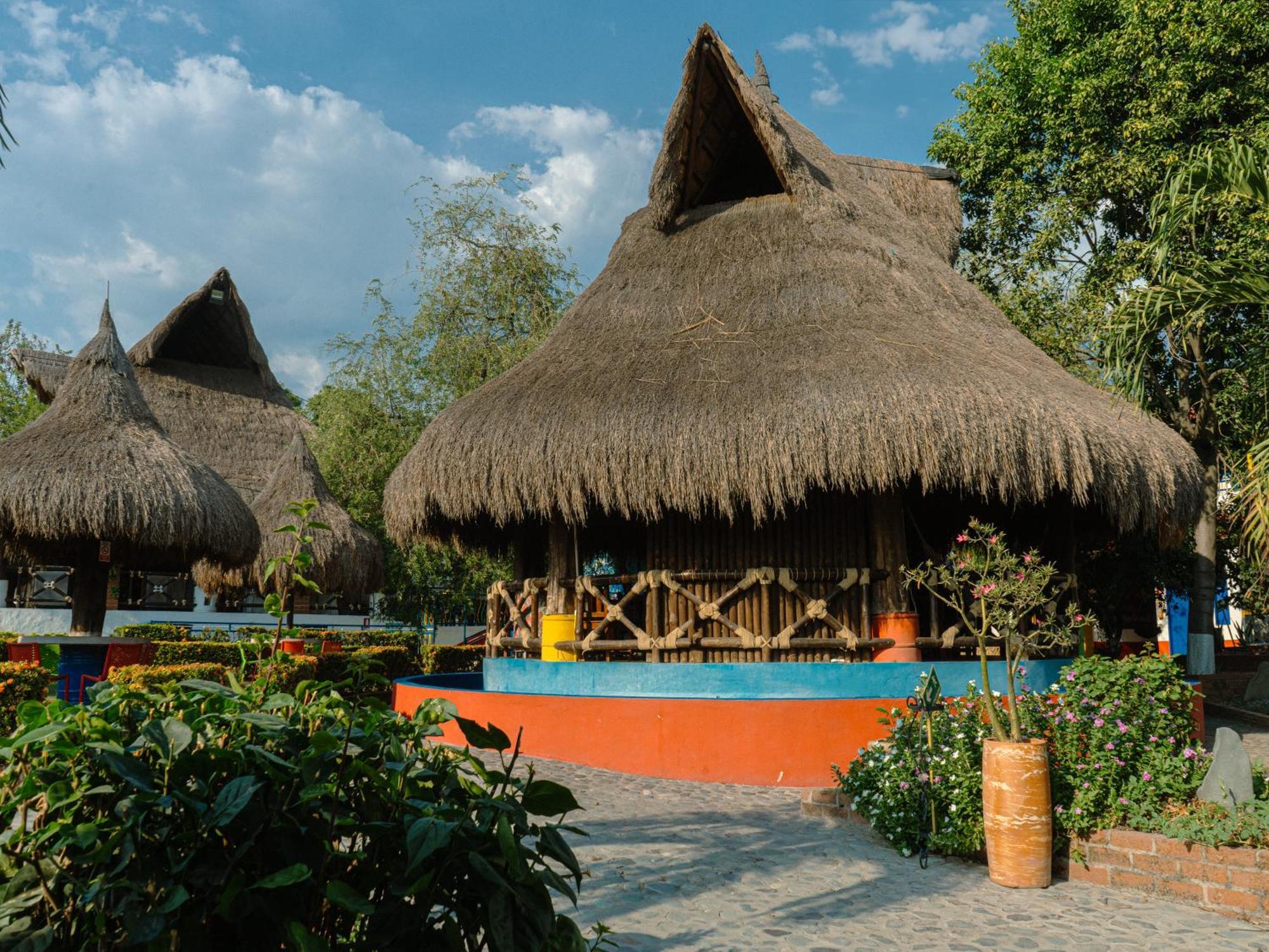 Hotel Acuarela Del Rio Santa Fe de Antioquia Exteriör bild